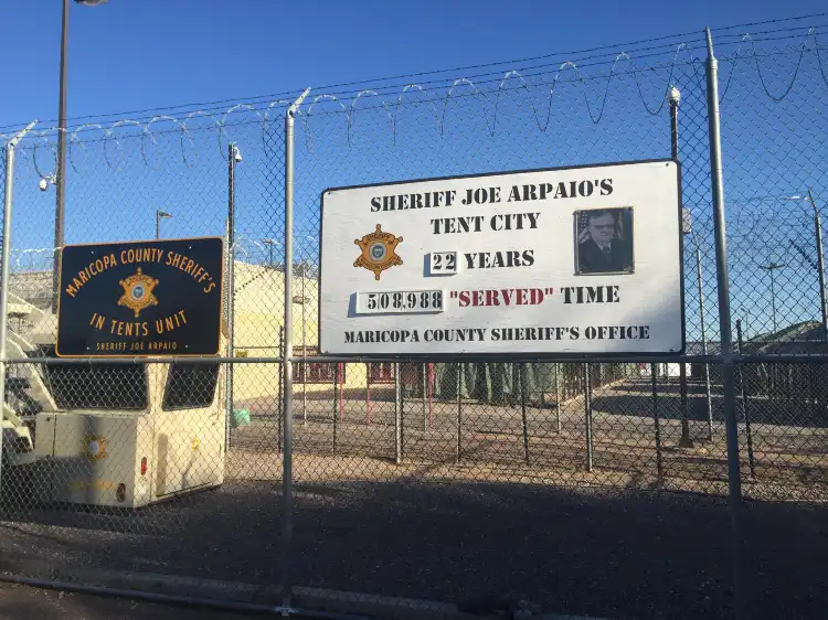 Hotels in der Nähe von Tent City Jail