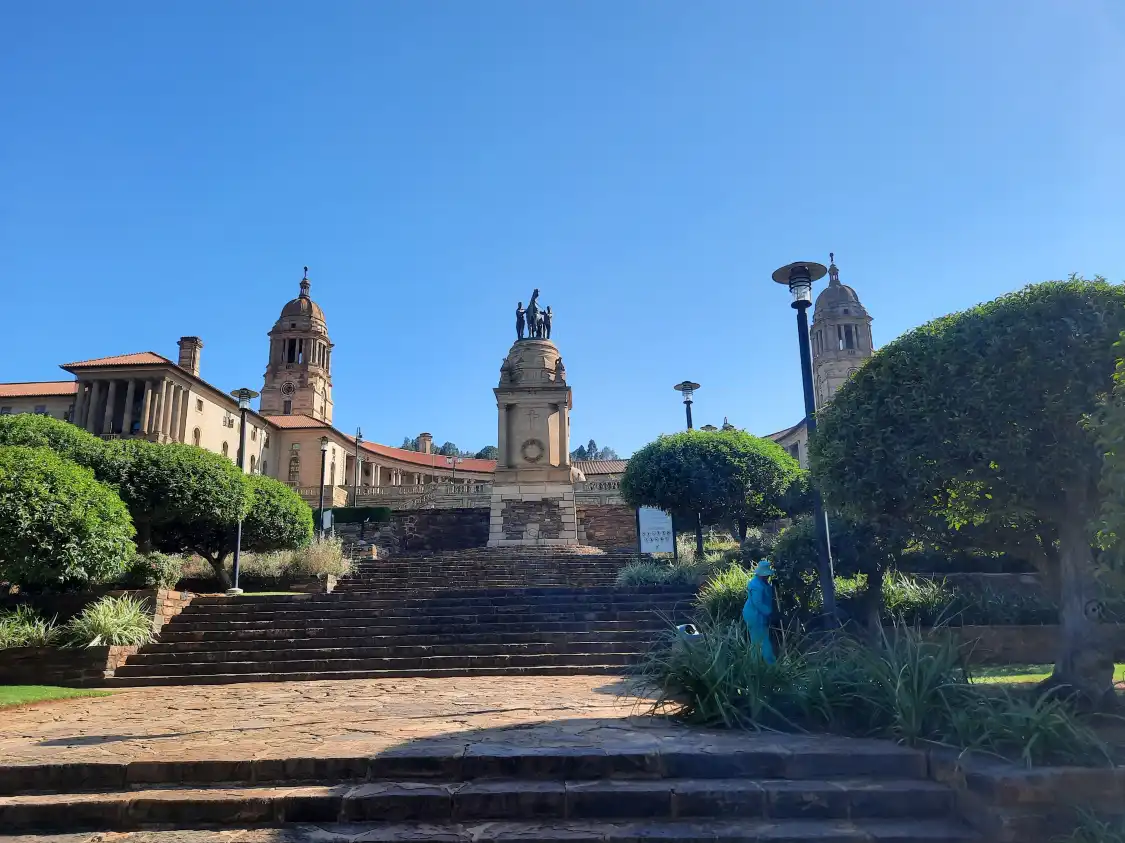 Hotels near Nelson Mandela Statue