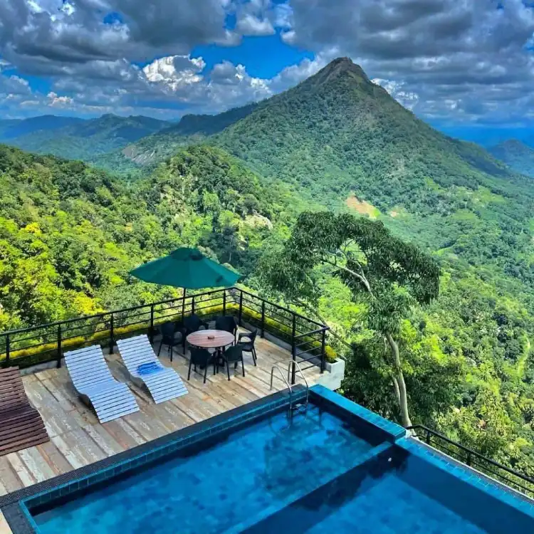 Hotels in Huluganga