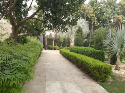 Paras Garden