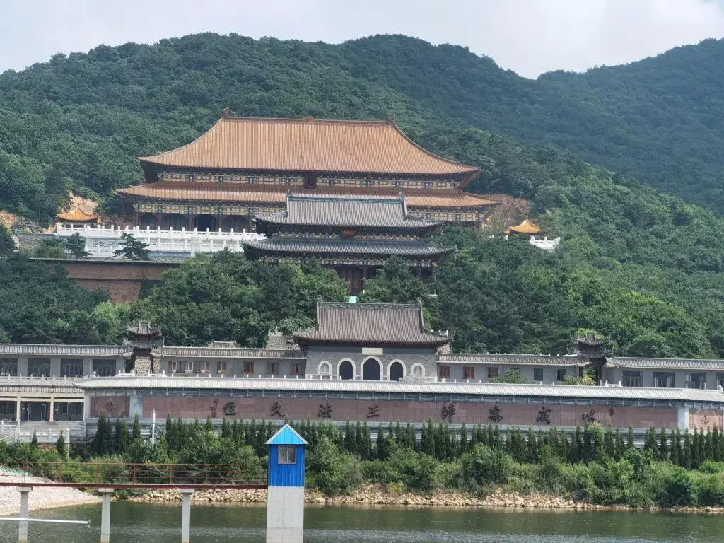 Haicheng Dabei Temple