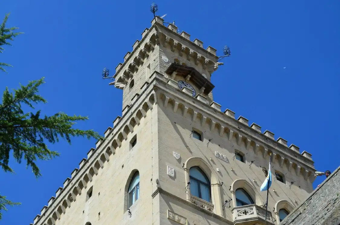 Hotels near Palazzo Sums