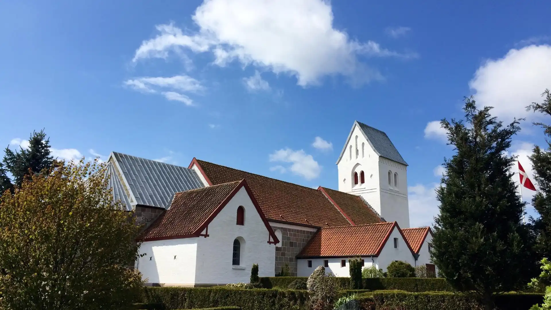 Hotels near Nørre Tranders Church