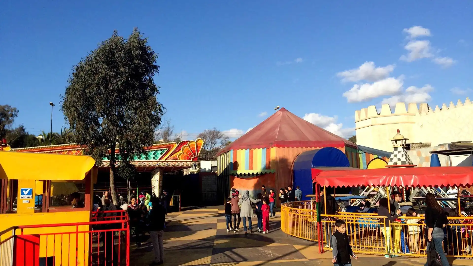 Hotels near Magic Park