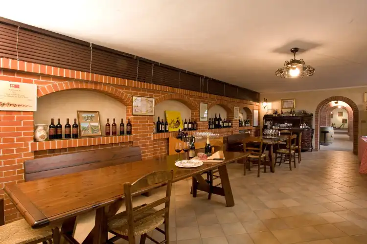 Hotels in Neive