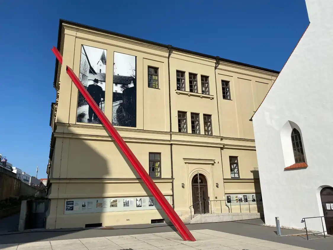 Hotels near Denkmal fur die Opfer des Nationalsozialismus