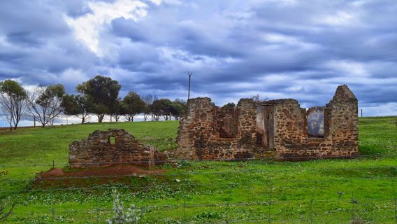 Dutton and St Kitts Historic Drive