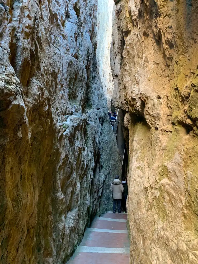 Hotels near Mano del Turco