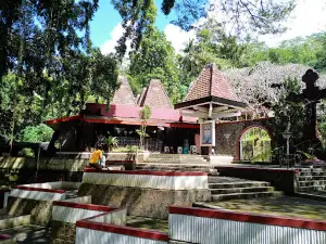 Gua Maria Sendangsono