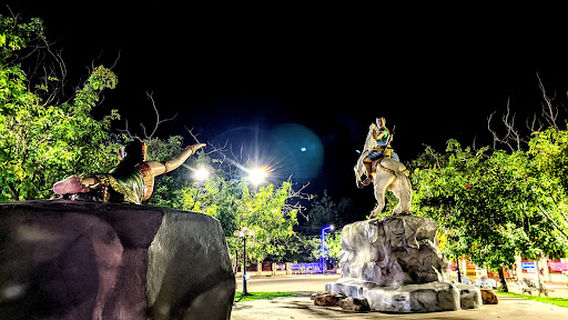 Independence Monument - Kampong Chhnang Province