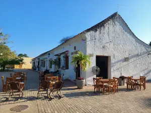 Santa Barbara Square