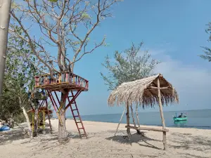 Pantai Pasir Putih Wates Rembang