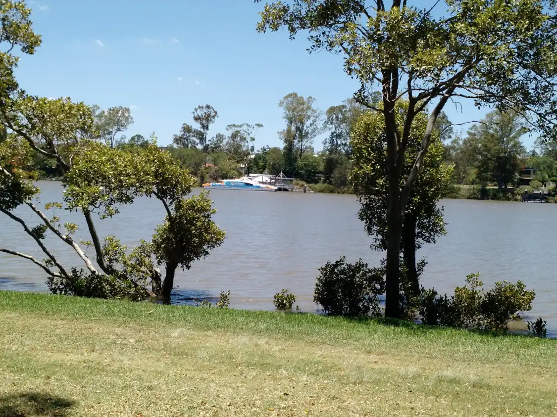 Hotels near Orleigh Park