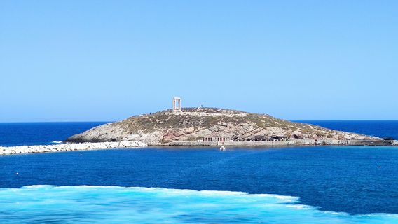 Port of Naxos