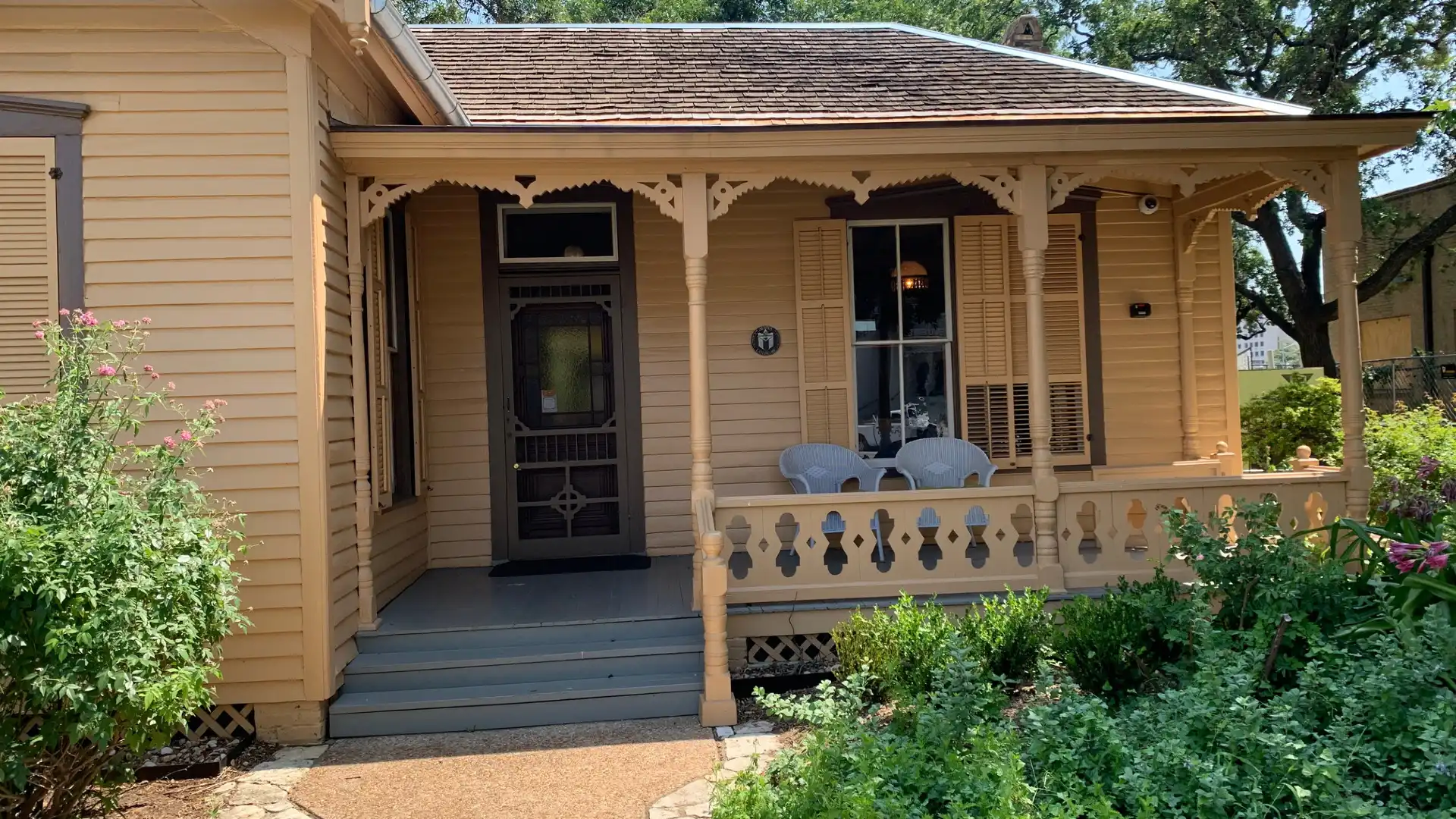 Hoteles cerca de O. Henry Museum