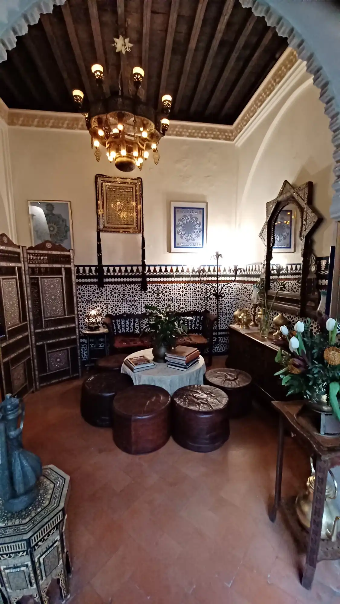 Отели рядом с достопримечательностью «Casa Andalusi»