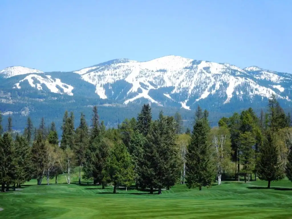 鄰近Whitefish Lake Golf Club的酒店