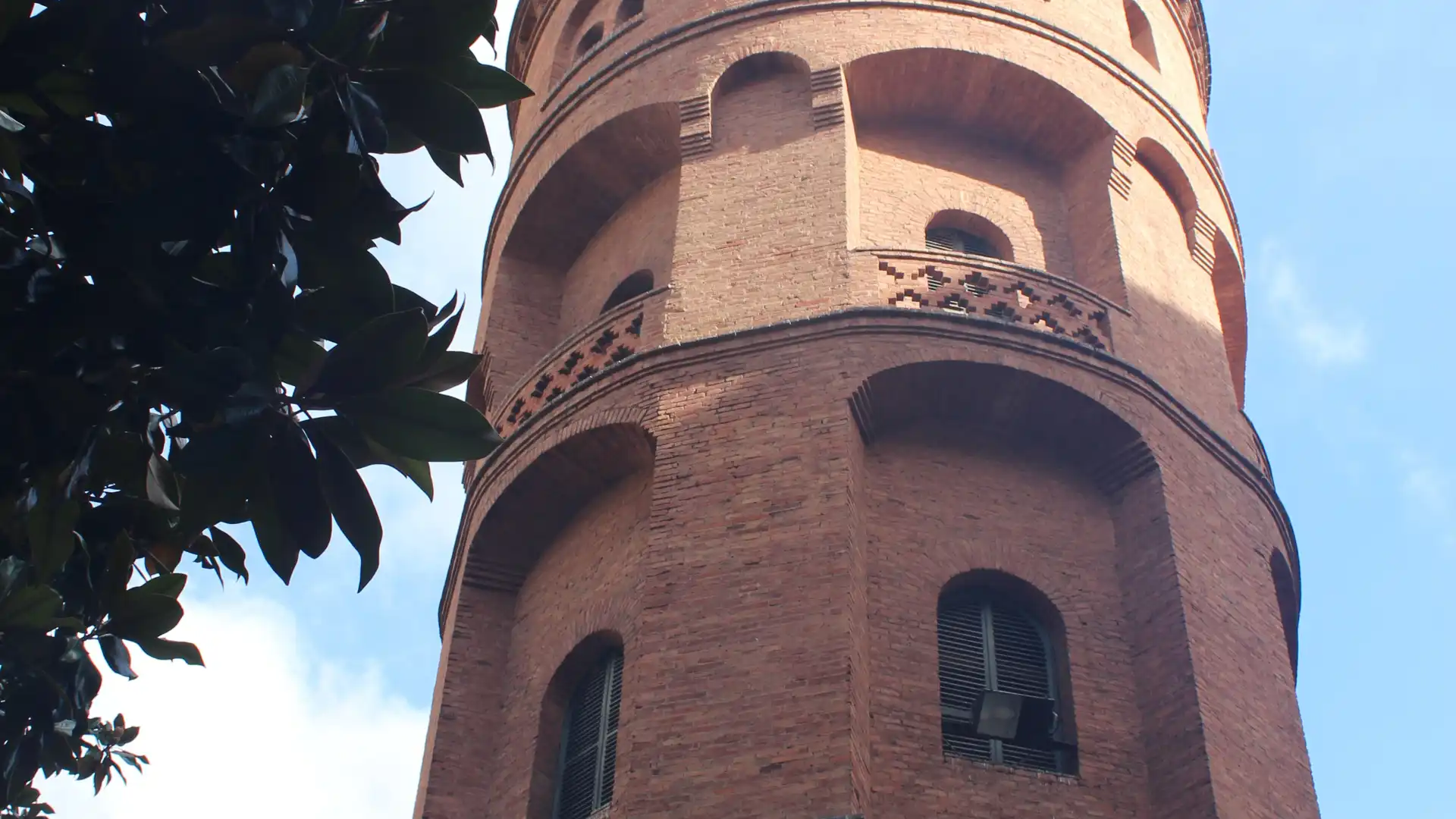 Hotels near Jardines de la Torre de Les Aigues