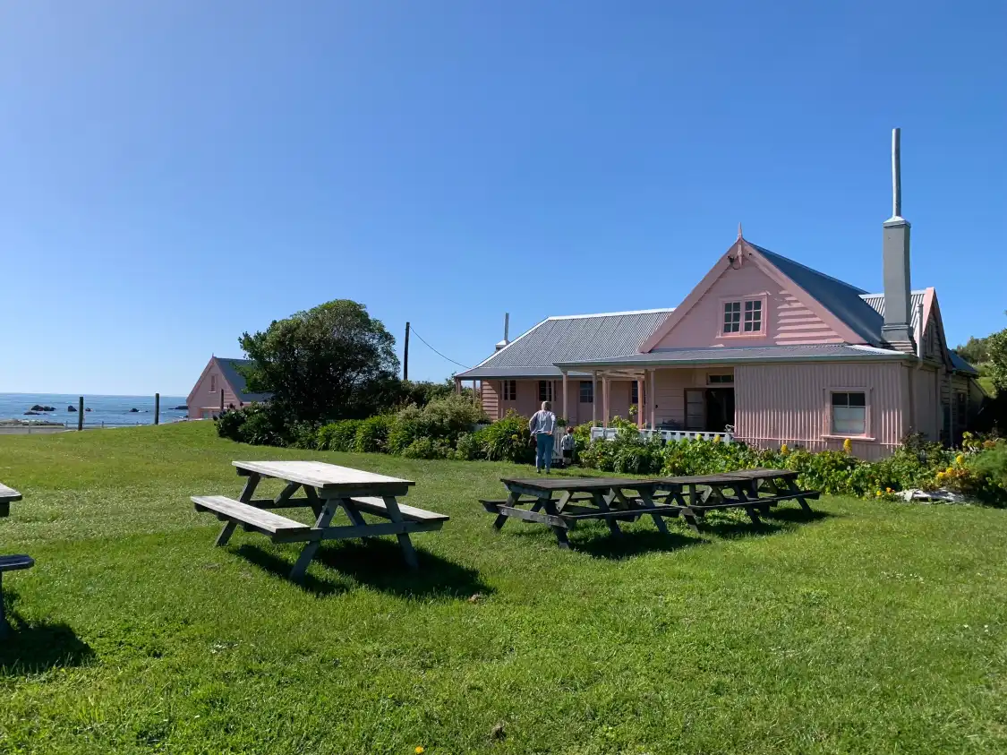 Hotels near Fyffe House