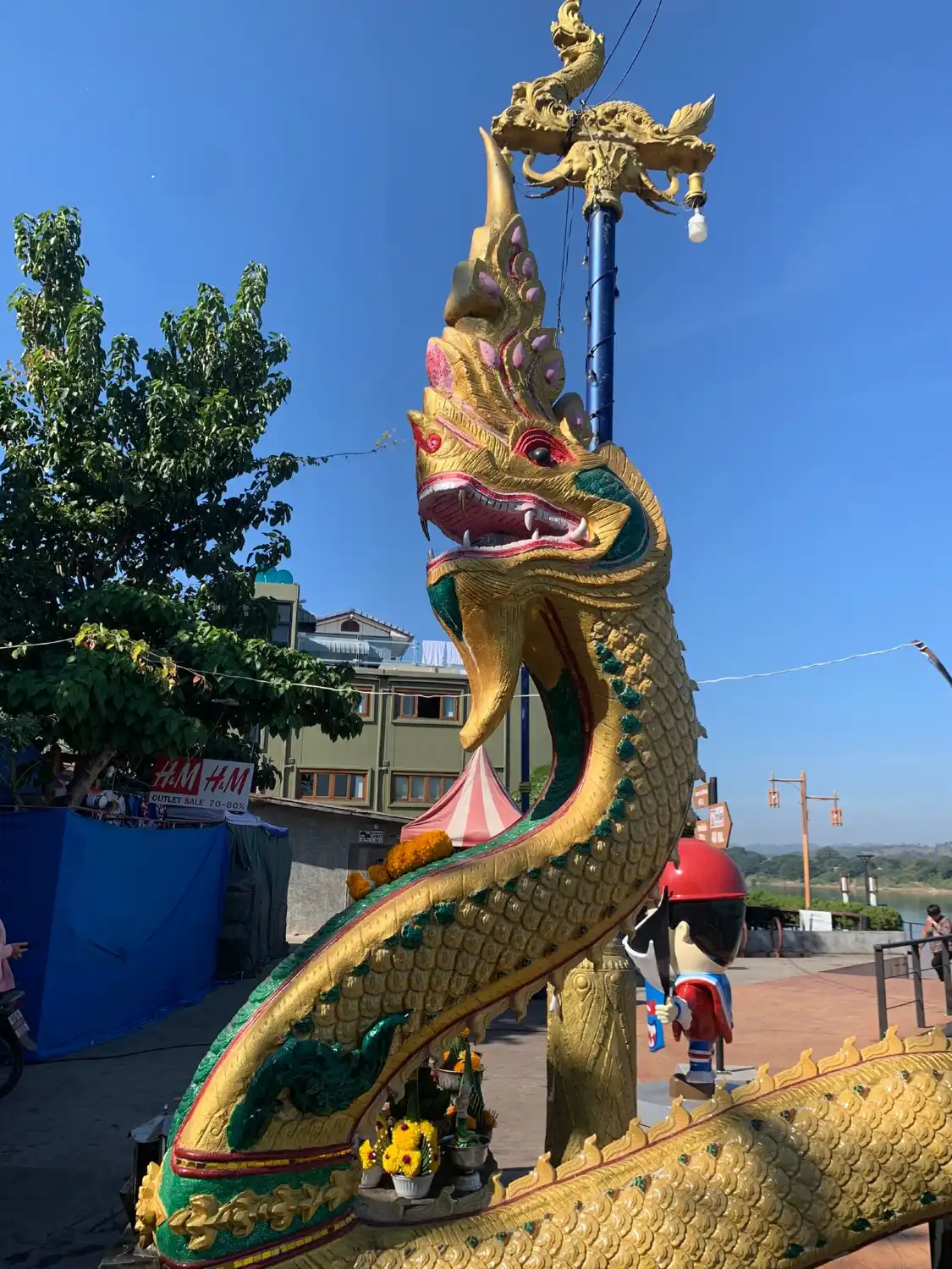 Hotels near Chiangkhan View Tower
