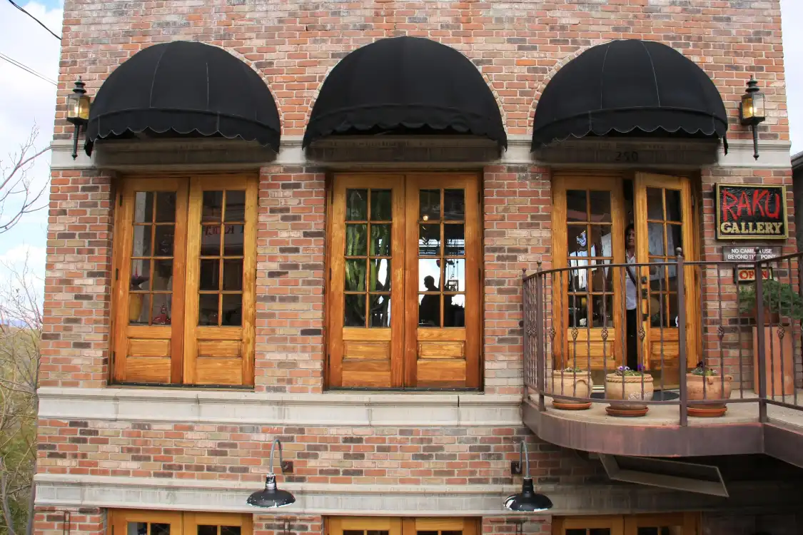 Hôtels à proximité de : Raku Gallery