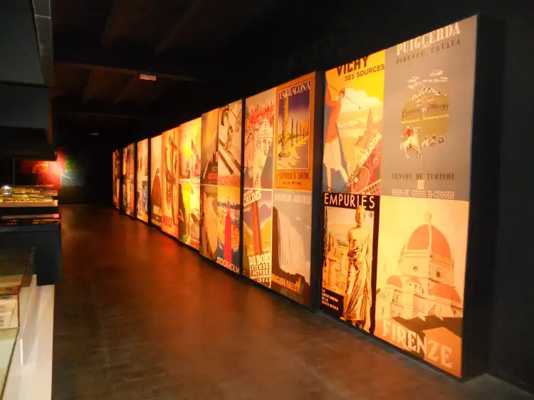 Hotels near Museu del Turisme