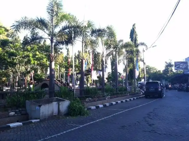 Hotels near Taman Parang Kusumo