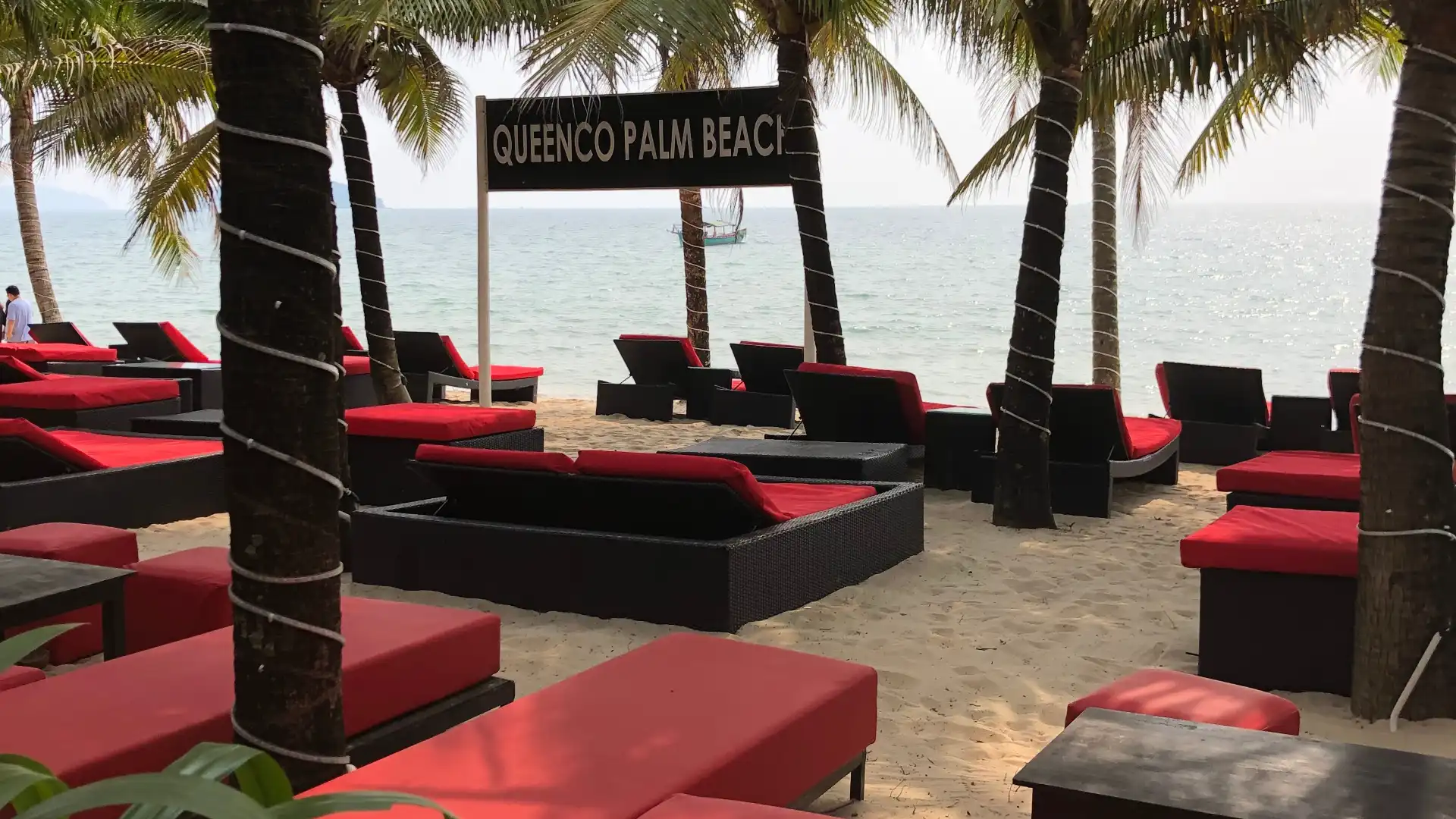 Hotels near Queenco Beach