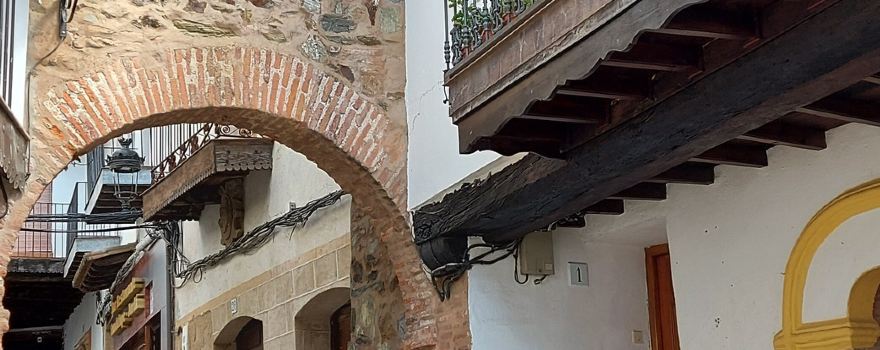Arco de Sevilla en Guadalupe