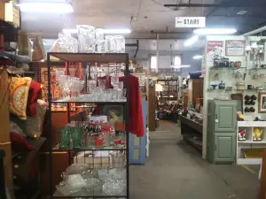 Redfield's Flea Market