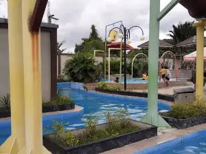 Kolam Renang Yasmin Residen
