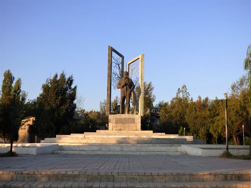 Loik Sherali monument