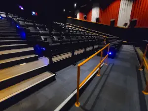 Hollywood 10 Cinema