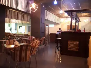 Kino Neo Na Ul.petrovskoy
