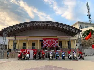 Sân Vận Động