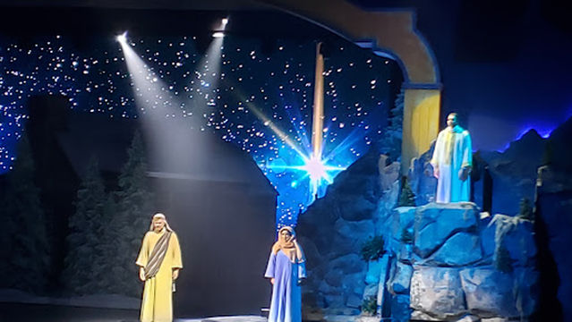 Dolly Parton's Celebrity Theater