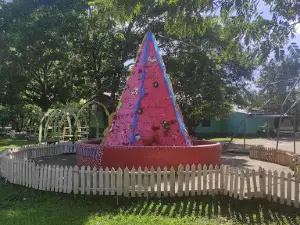 Salama Y Centro Comunal Park