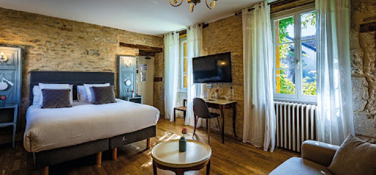 Relais de la source