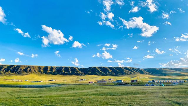 Qinghai Lake Sunrise Viewing Point