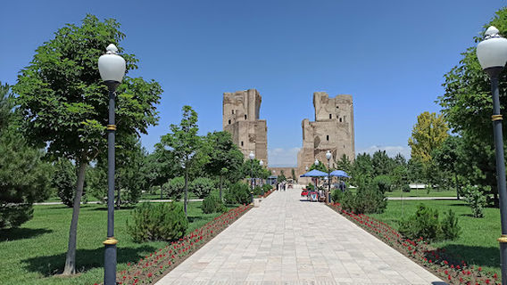 Oq saroy tarixiy yodgorligi