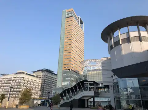 鄰近高松地標塔的酒店