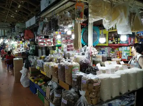 タンディン市場周辺のホテル