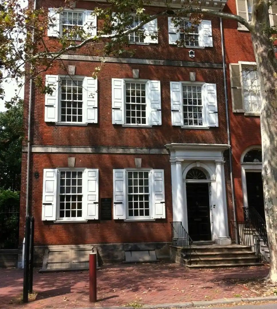 Powel House 주변 호텔
