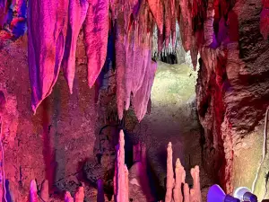 Crystal Grottoes Caverns