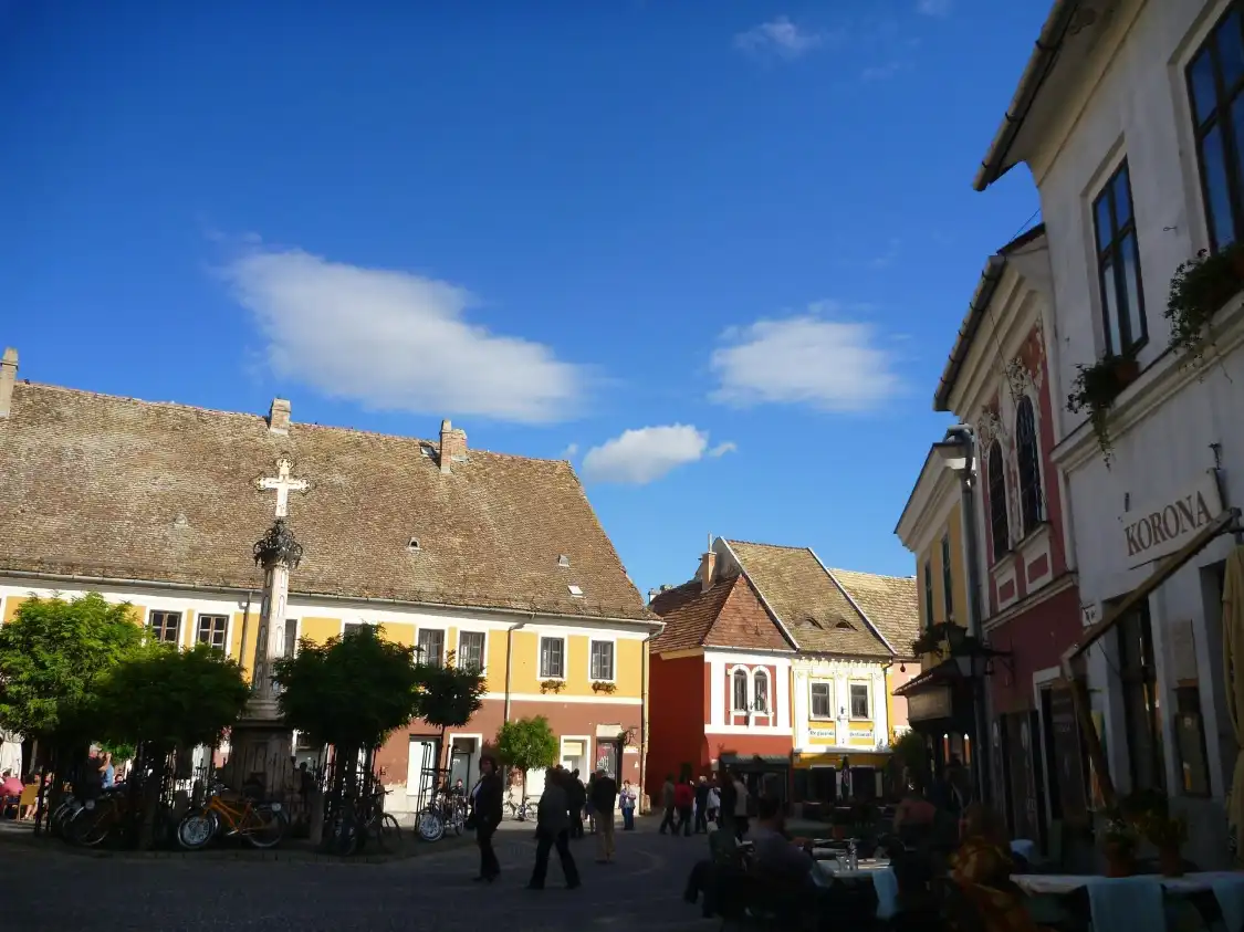 Hotels in der Nähe von Margit-Kovács-Sammlung