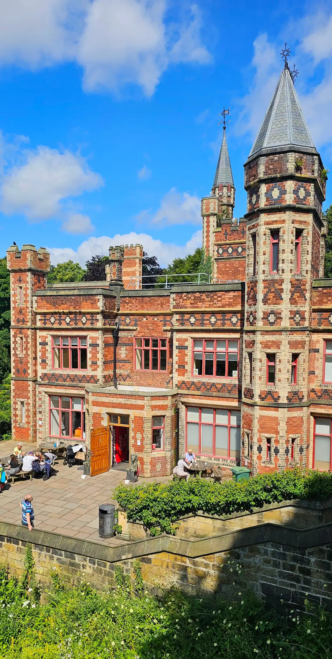 Hotels near Saltwell Park
