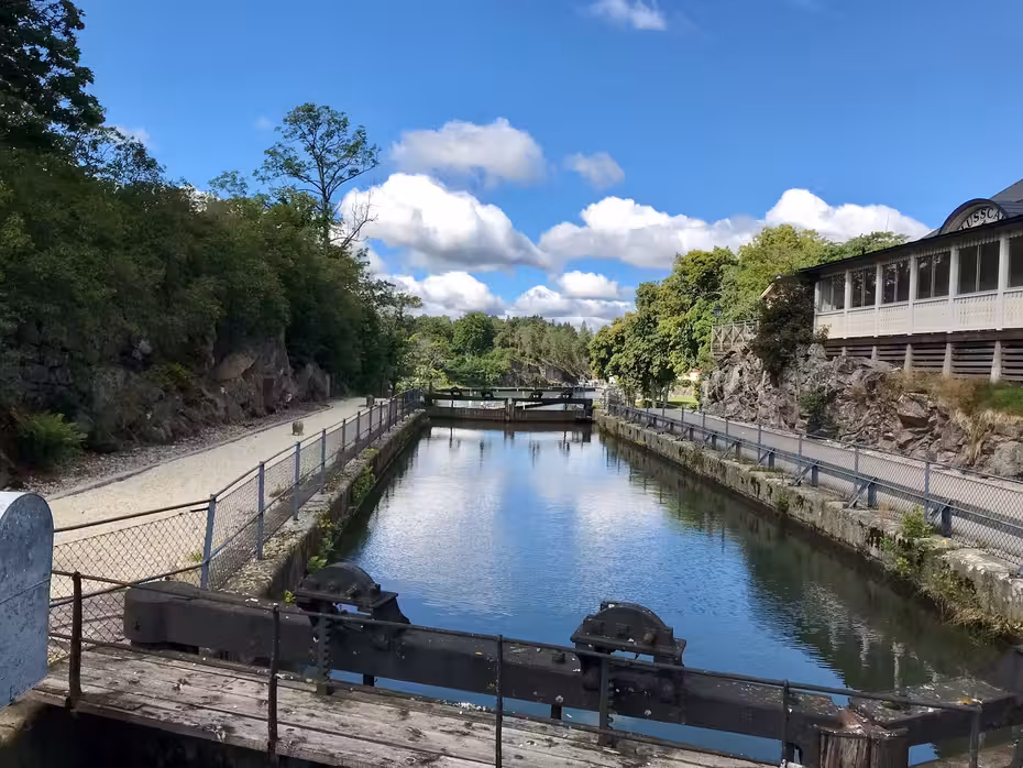Flüge ${{cityDName}} Skövde