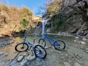 Ujëvara e vogël e Kakunjës (Small waterfall of Kakunja)