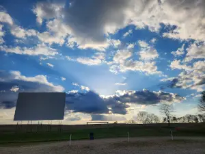 Holiday Drive-IN Theater
