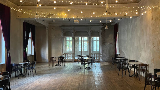 K. K. fon Stricka villa